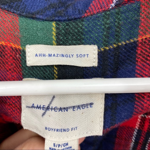 American Eagle Plaid Holiday Button Down Shirt Small - Picture 3 of 8